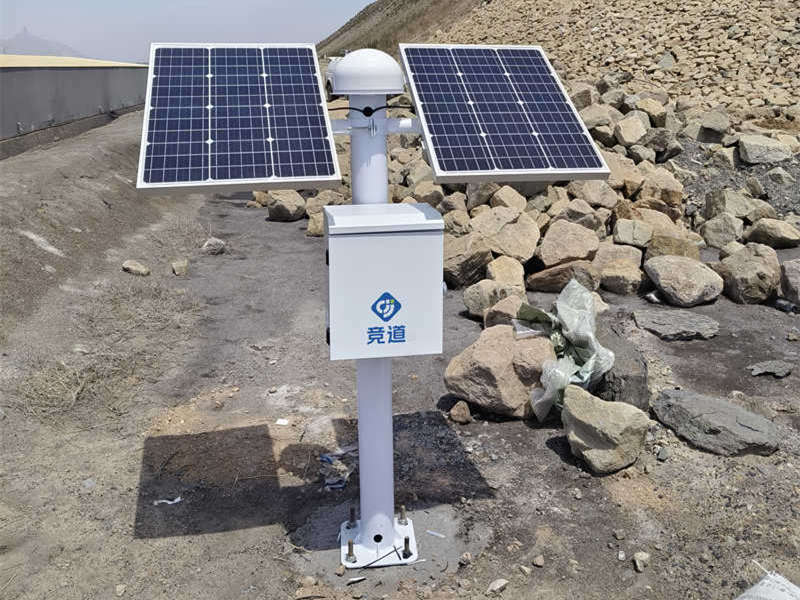 竞道GNSS位移监测站完成安装